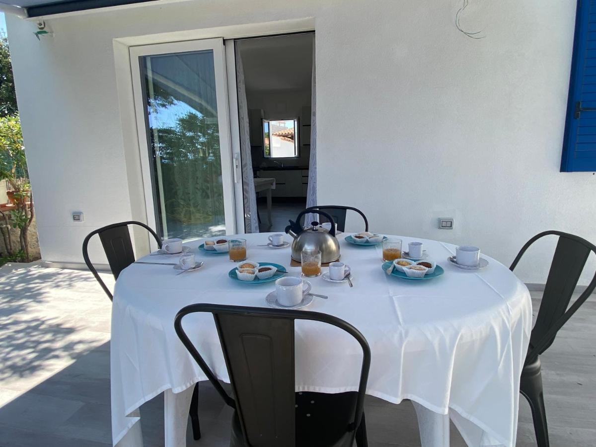 La Casa Sull'Acqua Villa Olbia Exteriör bild